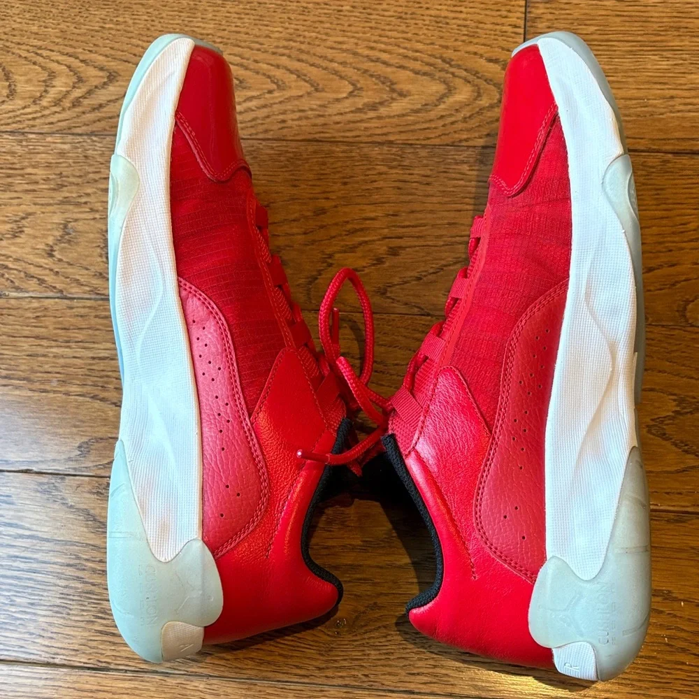 Nike Air Jordan 11 Mids Red size 11 like new - Picture 3 of 16